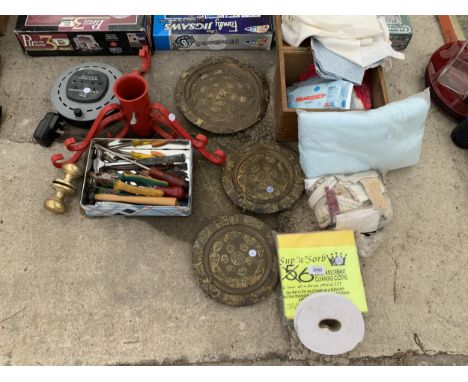 A COLLECTION OF ITEMS TO INCLUDE TOOLS, BRASS CHARGERS AND SEWING ITEMS ETC