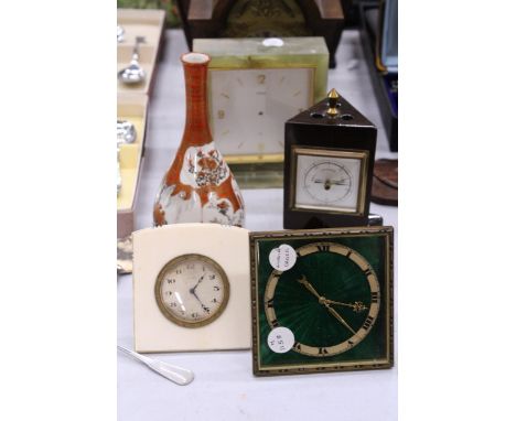 THREE MANTLE CLOCKS TO INCLUDE A GREEN ENAMELLED FACE (WORKING ORDER - NO WARRANTY GIVEN), A VINTAGE MARBLE, PLUS A TABLE TOP