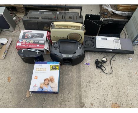 AN ASSORTMENT OF ITEMS TO INCLUDE CD PLAYERS, AN IN CAR STEREO AND A RETRO RADIO ETC