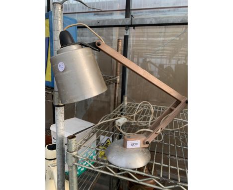 A RETRO ADJUSTABLE ANGLE POISE STYLE LAMP