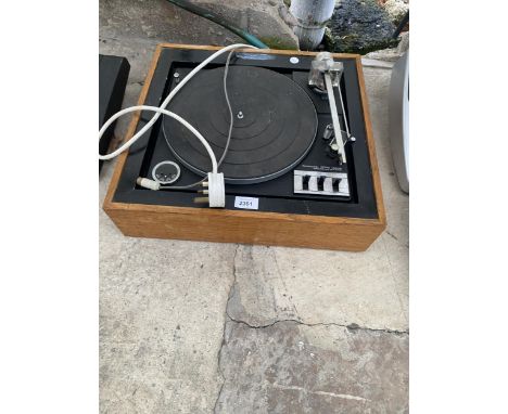A GARRARD ZERO 100SB BELT DRIVEN RECORD PLAYER