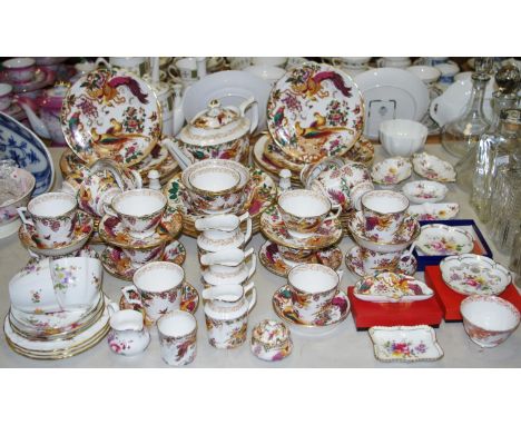 Royal Crown Derby - Old Avesbury tea, dinner and coffee ware including teapot, teacups and saucers, dinner plates, coffee can