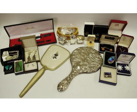 Watches and jewellery - a vintage Smiths wristwatch, cufflinks, abalone dress ring; others, 9ct gold and silver shank, brooch