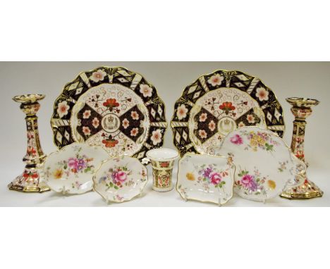 Royal Crown Derby wavy edge silver jubilee plates; two 2451 candle sticks (af); miniature flared vase; Posie pattern trinkets