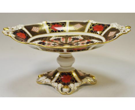 A Royal Crown Derby 1128 Imari oval comport, shaped top, acorn pierced end tips, printed marks 