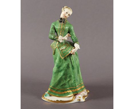 "JULIA" AUS DER SERIE DER "COMMEDIA DELL'ARTE", farbig und gold staffiert, H 20,5, Haarschleife min.best., Modellnr. 11, Entw