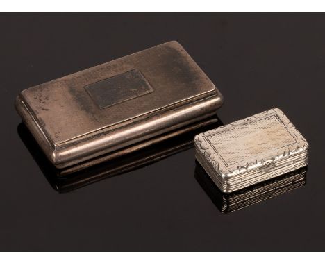 A Victorian silver snuff box, ES, Birmingham 1843, the cover with crest and motto, 6.5cm wide and a George IV silver vinaigre