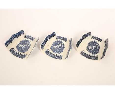 Three Caughley Fisherman pattern printed blue and white asparagus servers 7.5cm long, S marks  CONDITION REPORT: Condition in