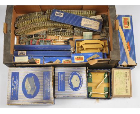 Hornby Dublo 3-rail track &amp; trackside items. To include various straight, curved track sections, manual &amp; electricall