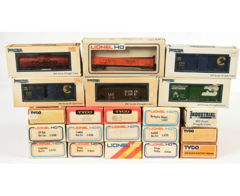 Tyco, Lionel, Industrial Rail HO. Group of boxed wagons. To include T332C:298 "Holly Sugar" Covered Hopper, 5-8400 "CP Rail" 