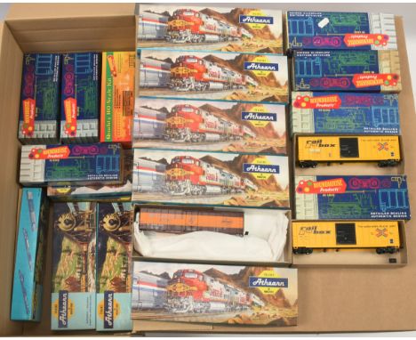 Athearn &amp; Roundhouse HO. Group of Kit &amp; Assembled wagons. To include Athearn 5077 50' Double Door Railbox "Western Pa