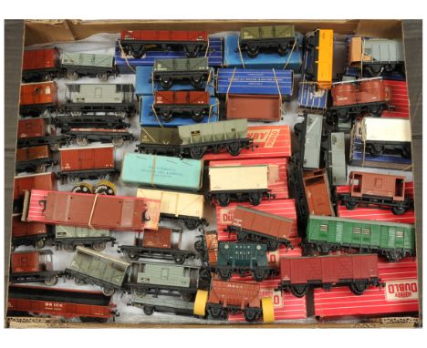 Hornby Dublo Group of Tinplate & Plastic Boxed & Unboxed Wagons. To include twin bogie Brick wagon, cable drum flat truck, 46