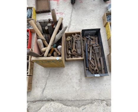 A LARGE QUANTITY OF HAND TOOLS TO INCLUDE SPANNERS, TROWELS AND GRIPS ETC 