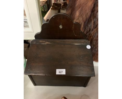 A VINTAGE WOODEN LETTER HOLDER 