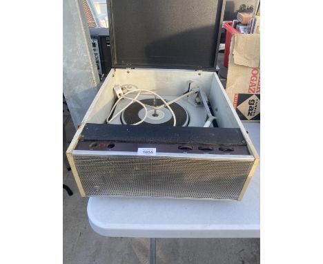 A VINTAGE PHILIPS RECORD PLAYER 