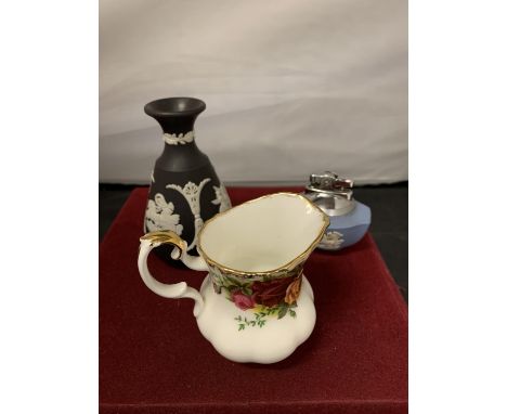 THREE ITEMS TO INCLUDE A WEDGEWOOD JASPERWARE VASE AND LIGHTER AND AN OLD COUNTRY ROSES CREAM JUG 