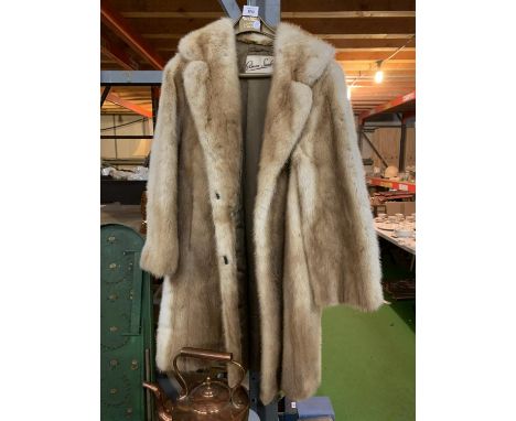 A VINTAGE LADIES FUR COAT - COLMAN SUMBERG 