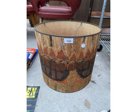 A PRINTED FABRIC MID CENTURY STANDARD LAMP SHADE (H:40CM W:48CM) 