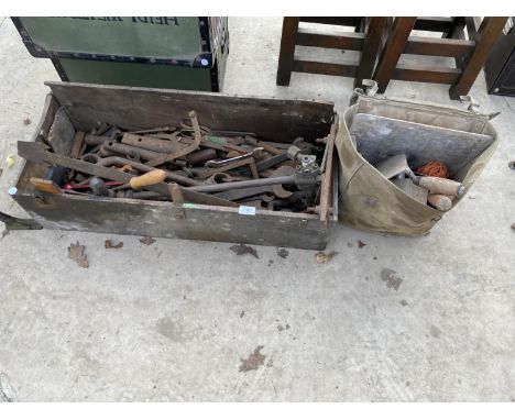 A LARGE ASSORTMENT OF HAND TOOLS TO INCLUDE TROWELS, SPANNERS ETC 