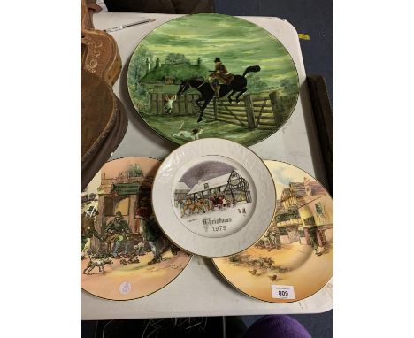A BURLEIGH WARE HAND PAINTED 'DICK TURPIN' 5331 'G' CHARGER, TWO ROYAL DOULTON PLATES AND A FURTHER ROYAL WORCESTER PLATE 