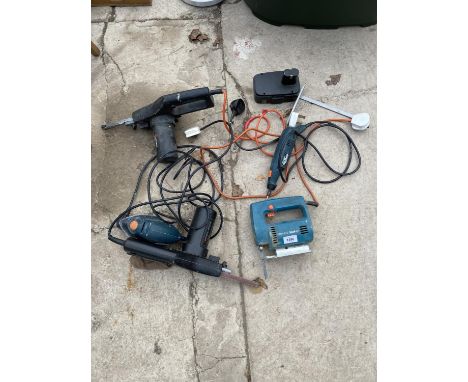 A COLLECTION OF POWER TOOLS TO INCLUDE A BLACK AND DECKER JIGSAW, TWO SANDERS ETC 