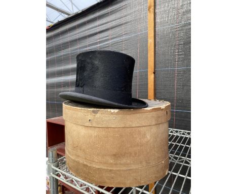 A VINTAGE G.A.DUNN &amp; CO TOP HAT WITH BOX 