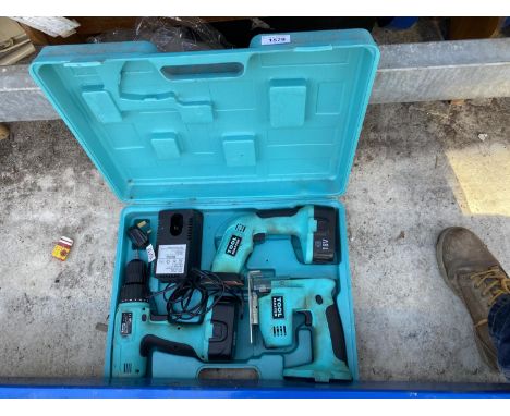 A TOOL MASTER POWER TOOL SET TO INCLUDE DRILL, JIGSAW AND SANDER 
