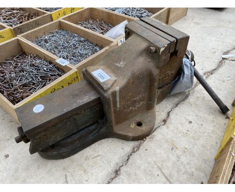 A VINTAGE BENCH VICE 