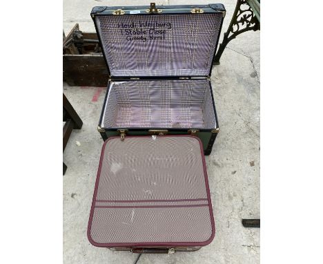 TWO VINTAGE TRAVEL CASES 