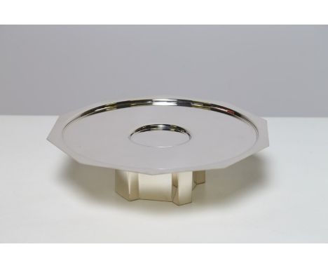 Centerpiece. . Cm 31,00 x 9,00 x 31,00. Centerpiece designed by Carlo Scarpa in 925 silver with the base that incorporates it