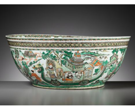 A MASSIVE FAMILLE VERTE ‘DRAGON BOAT FESTIVAL’ DEEP BOWL, MID-QING DYNASTY 清代中期硬彩《江山千古秀》碗Please note this Lot is to be sold a