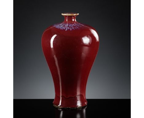 A FLAMBÃ‰-GLAZED VASE, MEIPING, LATE QING DYNASTY TO REPUBLIC PERIOD 清末民初窯變釉梅瓶Please note this Lot is to be sold at No Reserv