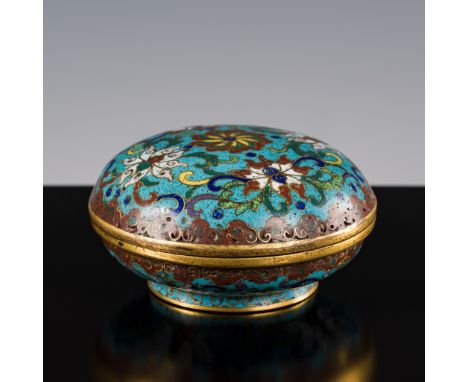 A CLOISONNÃ‰ ENAMEL CIRCULAR BOX AND COVER, QIANLONG PERIOD 乾隆掐絲琺瑯圓蓋盒  Please note this Lot is to be sold at No Reserve. 本拍品不