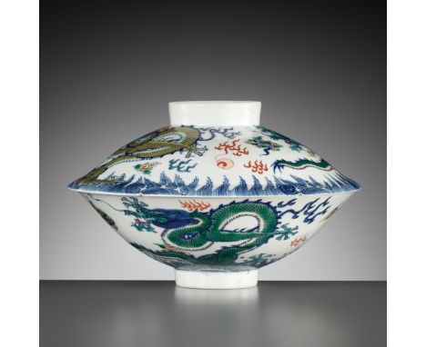 A DOUCAI 'DRAGON' BOWL AND COVER, YONGZHENG MARKS AND OF THE PERIOD 雍正款及年代斗彩龍紋蓋碗Please note this Lot is to be sold at No Rese