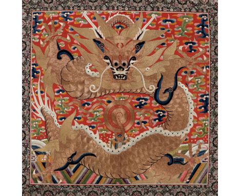 A SILK EMBROIDERED DRAGON PANEL IN TWO-TONE GOLD, CHINA, 19TH CENTURY 十九世紀刺繡雙色金線龍紋掛幅  Please note this Lot is to be sold at N