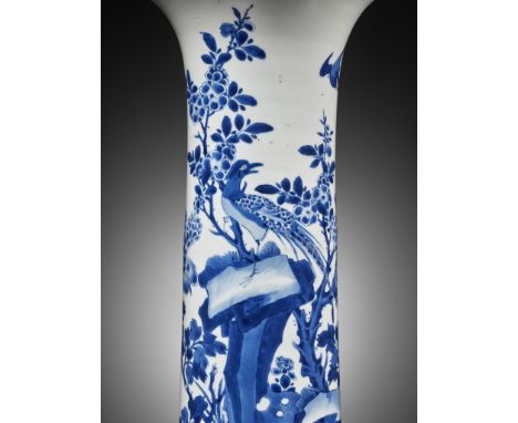 A LARGE BLUE AND WHITE ‘PHEASANT’ BEAKER VASE, SHUNZHI TO KANGXI PERIOD 順治至康熙朝大型青花花鳥筒花觚Please note this Lot is to be sold at 
