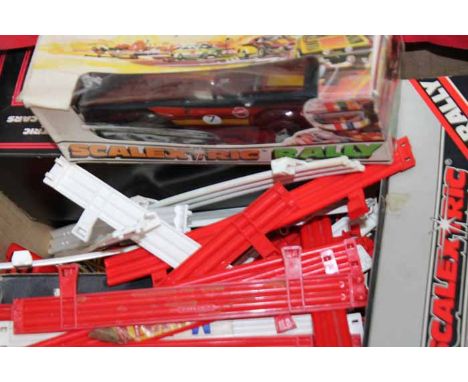 HORNBY RAILWAYS OPERATING TURNTABLE SET '00 GAUGE SCALE MODEL'
with its original box; together with a large collection of Sca
