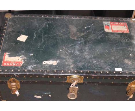 LARGE VINTAGE TRAVEL TRUNK 