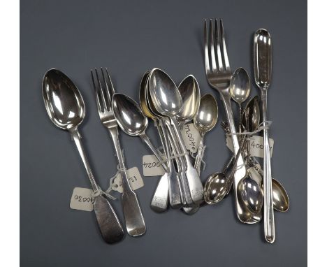 A George III silver marrow scoop, a harlequin set of seven fiddle pattern teaspoons, six George V coffee spoons and sundry fl