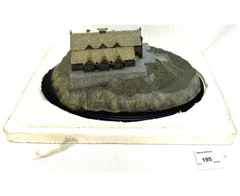 Sideshow WETA Collectibles Lord of the Rings Golden Hall Polystone Environment, Good (Slight Damage), within Good opened pack
