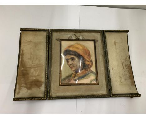 A VINTAGE MINATURE PORTRAIT IN A PRESENTATION CASE 