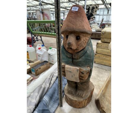 A CHAINSAW CARVED PADDINGTON BEAR (H:80CM) 