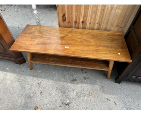 A RETRO TEAK TWO TIER COFFEE TABLE 