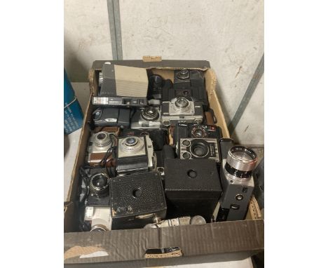 A LARGE QUANTITY OF VINTAGE CAMERAS TO INCLUDE CANON, ENSIGN, KODAK BROWNIE, ETC - 26 IN TOTAL 