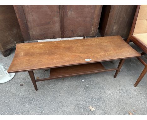 A RETRO TEAK TWO TIER COFFEE TABLE 