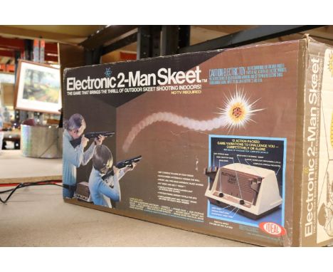 A VINTAGE TWO PERSON ELECTRONIC SKEET SHOOTING GAME, BOXED - UNSURE IF WORKING&nbsp;