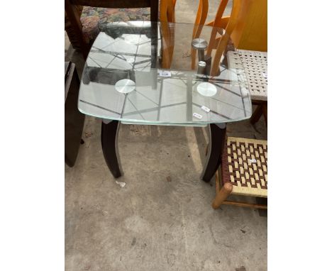 A MODERN GLASS TOP LAMP TABLE 