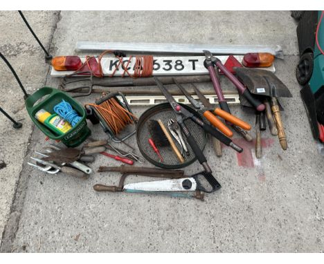AN ASSORTMENT OF TOOLS TO INCLUDE A TRAILER LIGHT BOARD, SHEARS, A FORK AND TROWELS ETC 