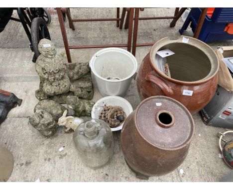 AN ASSORTMENT OF GARDEN ITEMS TO INCLUDE CONCRETE FIGURES, A STONEWARE PLANTER AND CERAMIC POTS ETC 