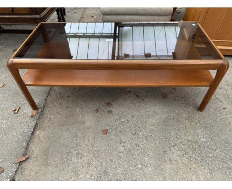 A RETRO TEAK TWO TIER COFFEE TABLE 